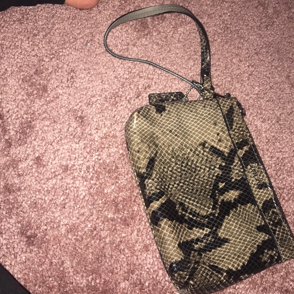Coach Wristlet - Picture 3 of 4